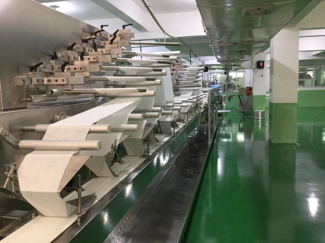 Production line and material-handling equipment from the supplied company photos